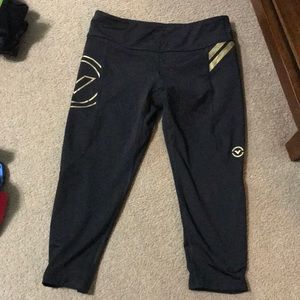 Virus compression crop pants